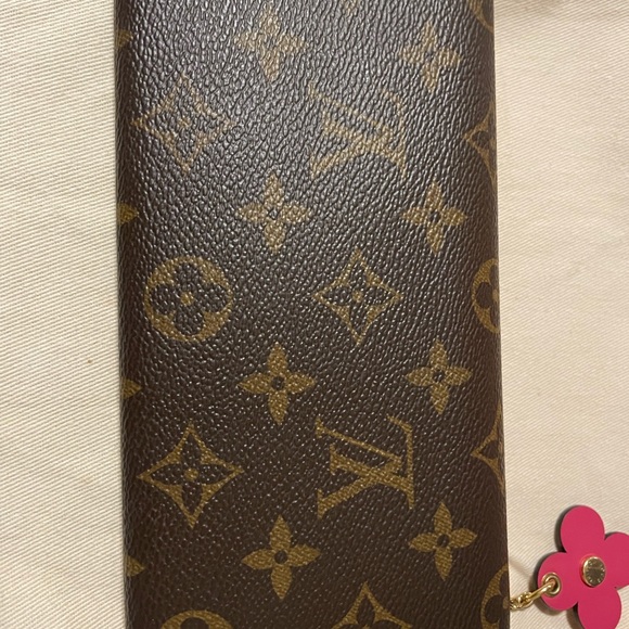 ✨SOLD✨Louis Vuitton Monogram Bloom Flower Emilie Wallet / Clutch - Picture 5 of 13